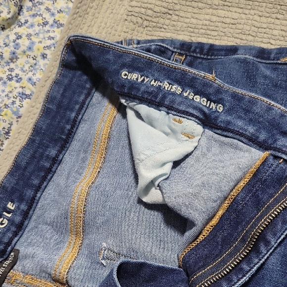 American Eagle Outfitters Women's Distressed Blue Jean Shorts - Picture 2 of 9